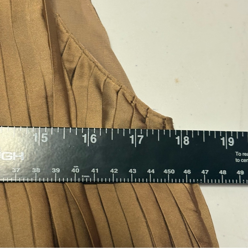 Banana Republic Tan Pleated Sleeveless Blouse - Picture 6 of 10